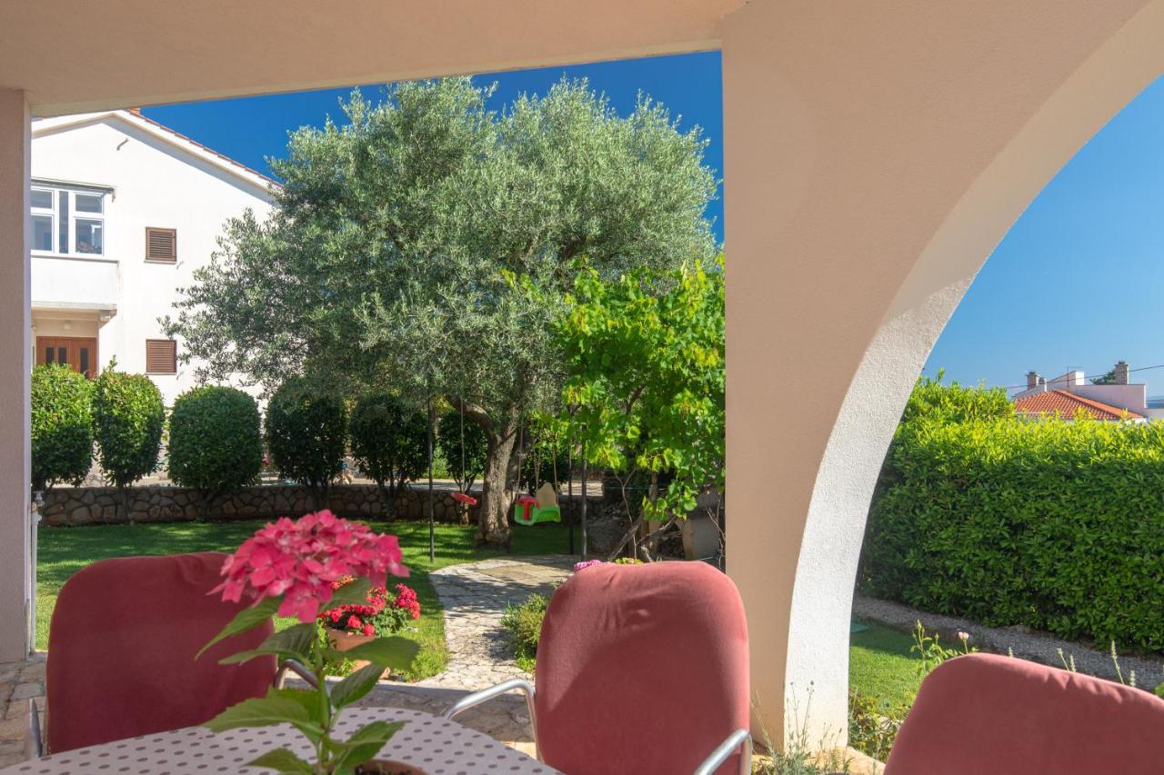 Apartment Lavanda With Beautiful Garden Veglia Exterior foto